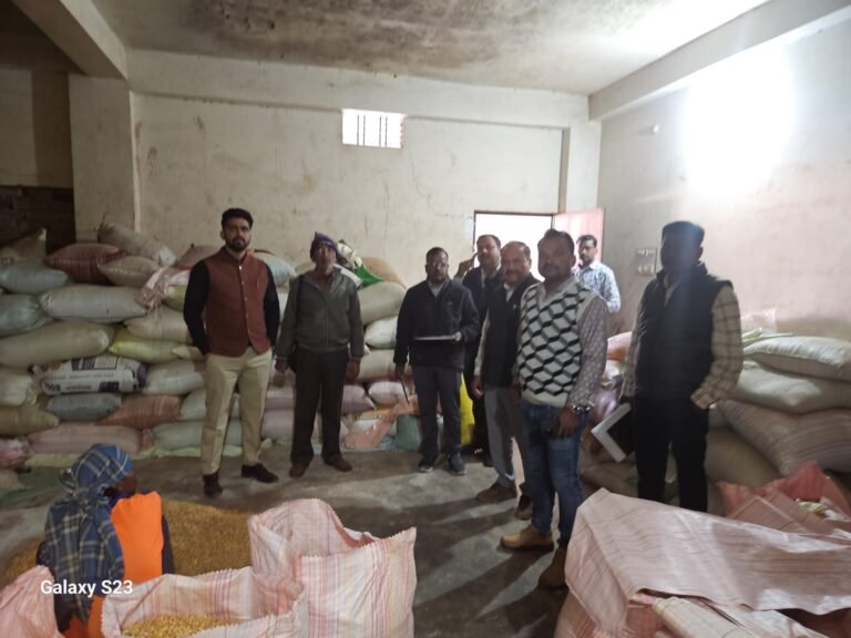 फोर्टीफाइड चावल के अवैध भंडारण और परिवहन पर प्रशासनिक टीम द्वारा साईं ट्रेडर्स सहित श्रीराम और बंसल ट्रेडर्स दुकानें सील…