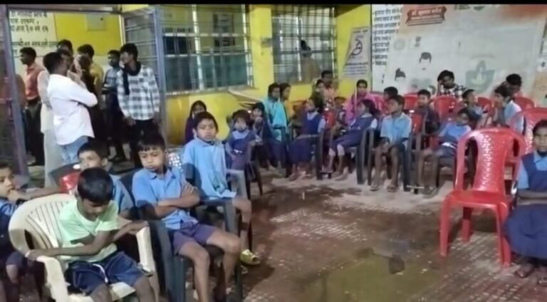 बच्चों की जिंदगी से खिलवाड़ : मिड–डे–मील में मिली छिपकली, 65 बच्चें अस्पताल में भर्ती…