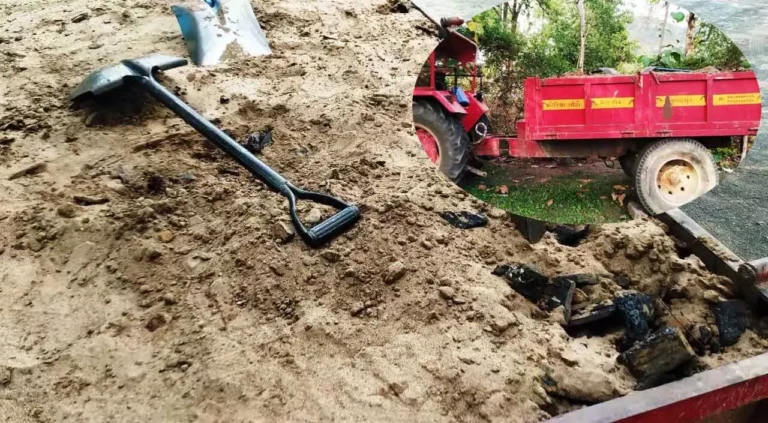 रेत के नीचे छुपा कर कोयला तस्करी, खनिज विभाग ने किया ट्रैक्टर जप्त…