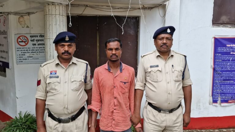 ट्रिपल मर्डर मामले में आरोपी की हुई गिरफ्तारी, साउथ इंडिया भागने की फिराक में था आरोपी…