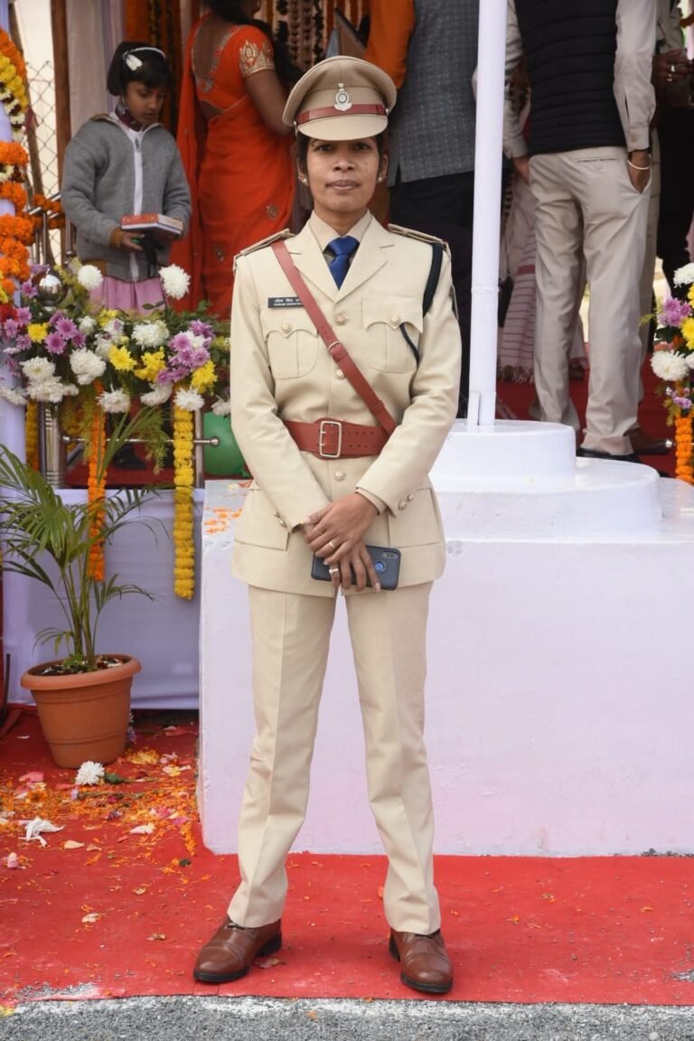 ट्रांसफर के डेढ़ महीने बाद भी SSP के आदेश को ठेंगा दिखा थाने में पैर जमाएं बैठी है SI रश्मि सिंह राज…गांधीनगर थाने से इतने लगाव की आखिर क्या हैं वजह…???