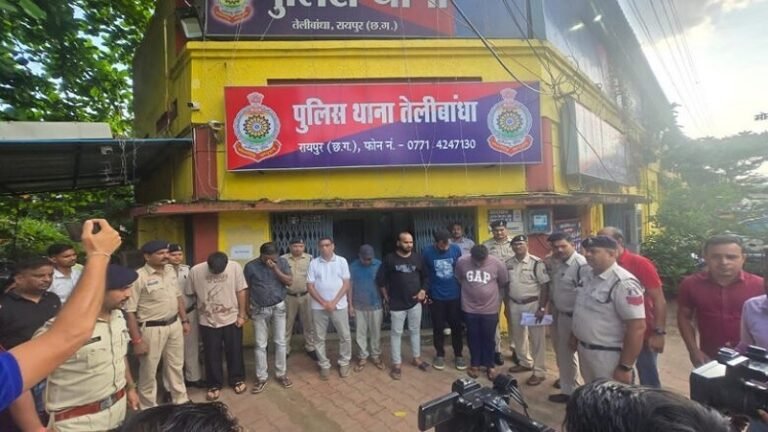 राजधानी में ‘न्यूड पार्टी’ आयोजक समेत 7 गिरफ्तार…
