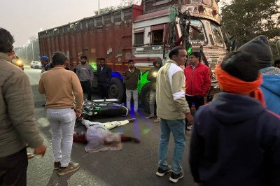 तेज रफ्तार ट्रक की चपेट में आकर बाइक सवार की मौत…