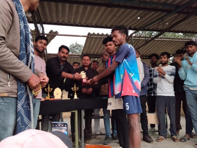 लांजित में मिनी फुटबॉल टूर्नामेंट का भव्य समापन, कोढापुरूवा ने खिताब जीता…