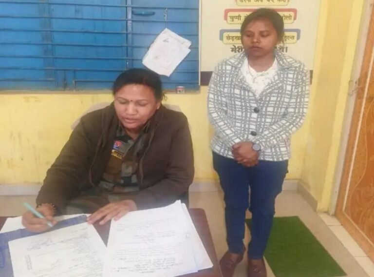 फेमस होने के चक्कर में आकांक्षा टोप्पो भूली शब्दों की मर्यादा, एक के बाद एक FIR अब हुई गिरफ्तार…