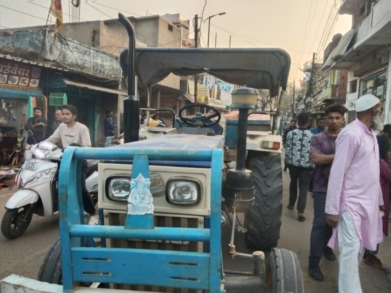 अवैध ईट लोड ट्रैक्टर जब्त, चालक फरार…