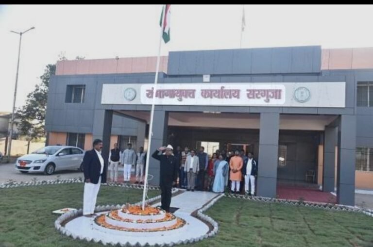 बड़ी खबर: सरगुजा कमिश्नर का ‘अजीबोगरीब’ खेल, टंकण त्रुटि के बहाने बदल डाला खुद का ही फैसला!