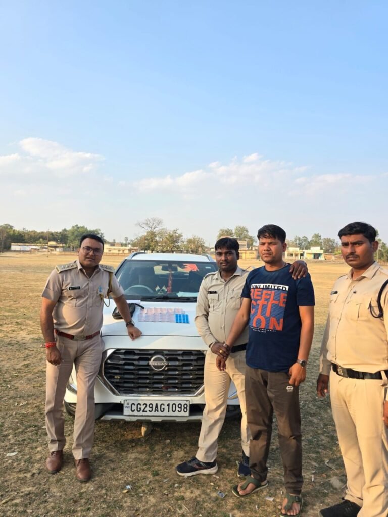 लग्जरी कार में नशीली दवाएं बेचता ‘सरकारी चपरासी’ गिरफ्तार, आबकारी विभाग की बड़ी कार्रवाई…