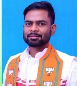 idrod9gs_-congress-leader-amarjeet-bhagat-calls-bjp-mla-monkey-in-public-rally-mla-ramkumar-toppo-hits-back_625x300_18_October_25