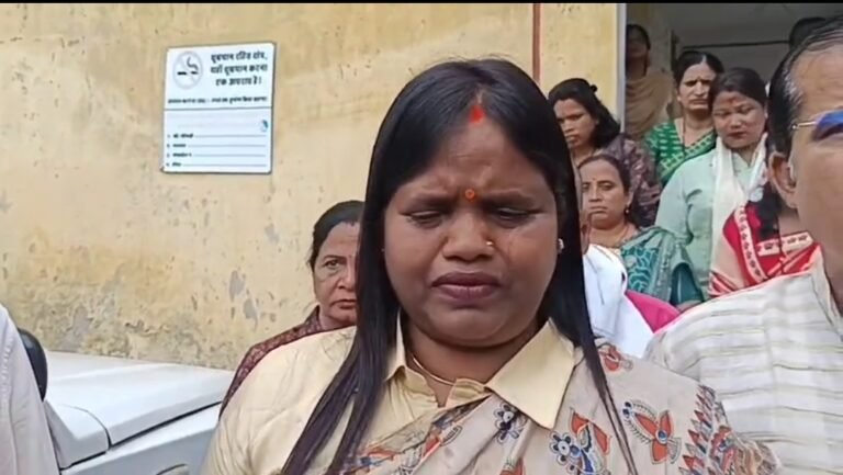 अंबिकापुर: सवालों पर ‘सहानुभूति’ के आंसू या महिला कार्ड? महापौर मंजूषा भगत के रोने पर खड़े हुए गंभीर सवाल