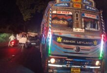 खड़ी ट्रक से जा भिड़ी श्रद्धालुओं की बोलेरो, हादसे में खोपा धाम से लौट रहे एक श्रद्धालु की मौत, पांच घायल…